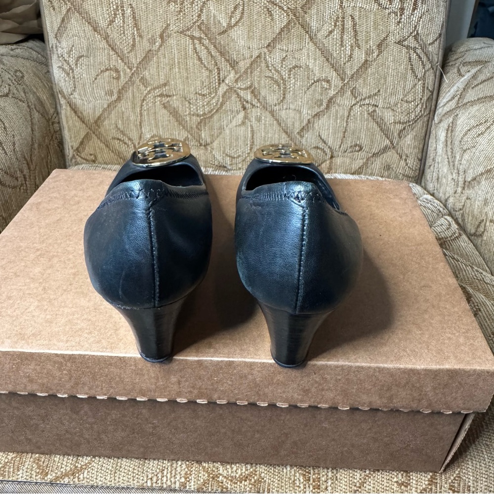 Tory Burch Black Wedge shoes size‎ 9.5 M - Picture 5 of 8